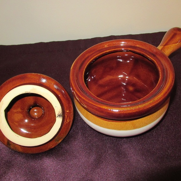 Vintage Mid Century 2 tone Individual casserole with lid - Picture 3 of 6
